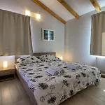 Complex Of 2 Iii With 2 Private Pools For Up To 16 Persons In Porec Near The Aquapark *