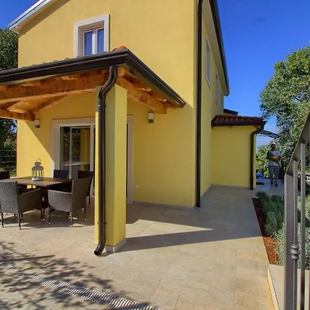 Villa Complex Of 2 Iii With 2 Private Pools For Up To 16 Persons In Porec Near The Aquapark *