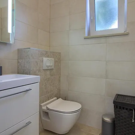 Complex Of 2 Iii With 2 Private Pools For Up To 16 Persons In Porec Near The Aquapark