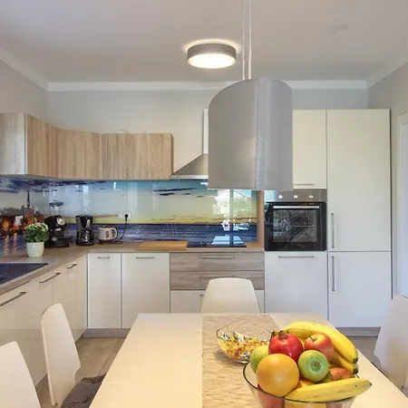 فيلة Complex Of 2 Iii With 2 Private Pools For Up To 16 Persons In Porec Near The Aquapark Mugeba
